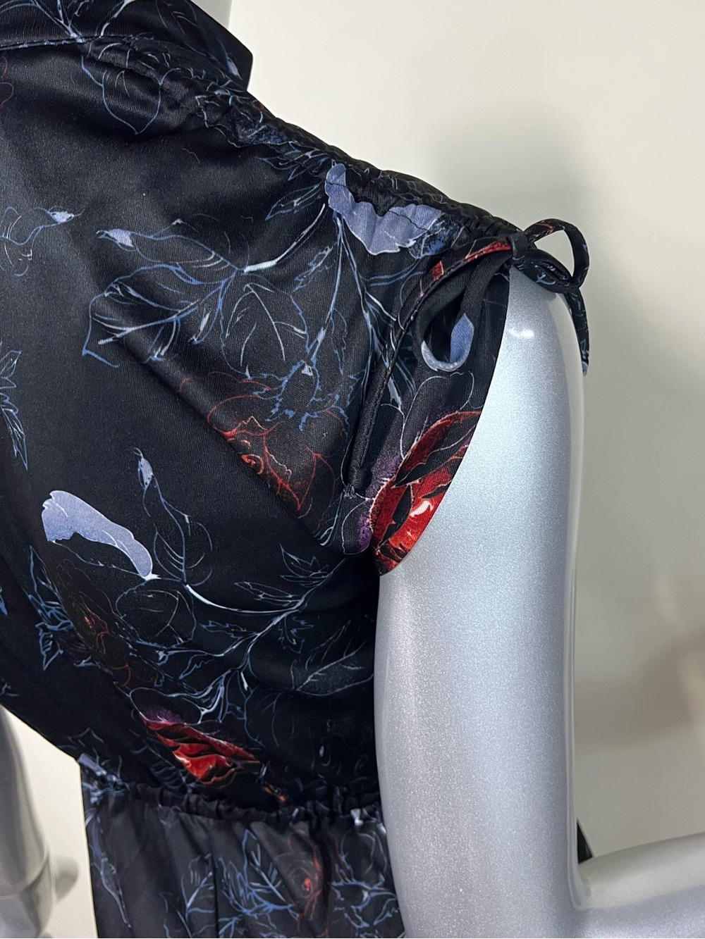 Vintage Women’s XS/SMALL Black Floral Dress Cap Tie Sleeves Stretch Waist Midi - Picture 11 of 16